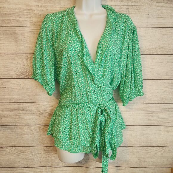Old Navy Tops - Old Navy Size XL Womens Green Floral Wrap Blouse W/Smocking & Ruffle NWT